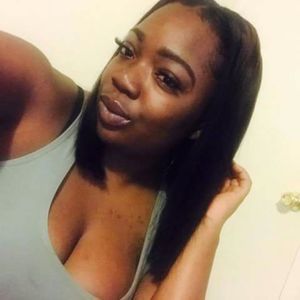 Meet your Posher, Desiree